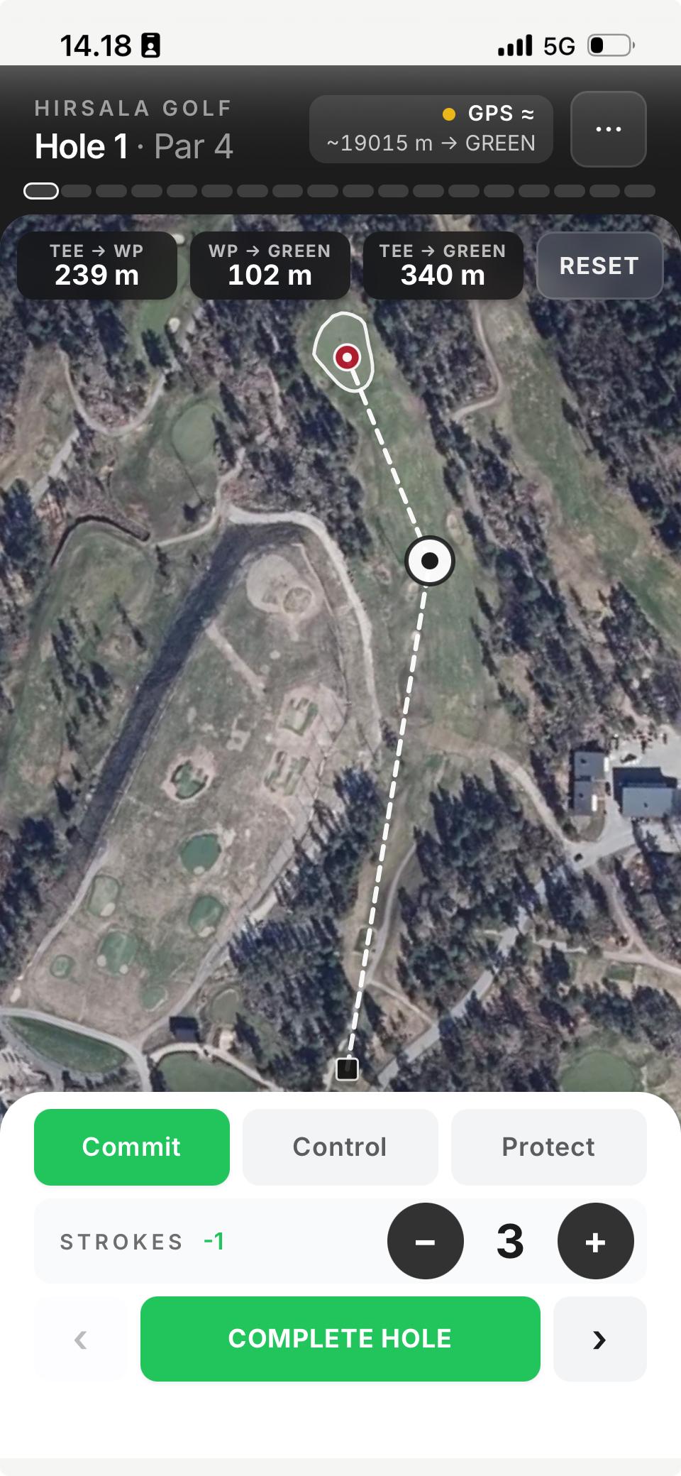 Syncore PLAY — Hirsala Golf Hole 1 Par 4, GPS course map with Tee, Green and waypoint, live distances and Commit / Control / Protect strategy choice